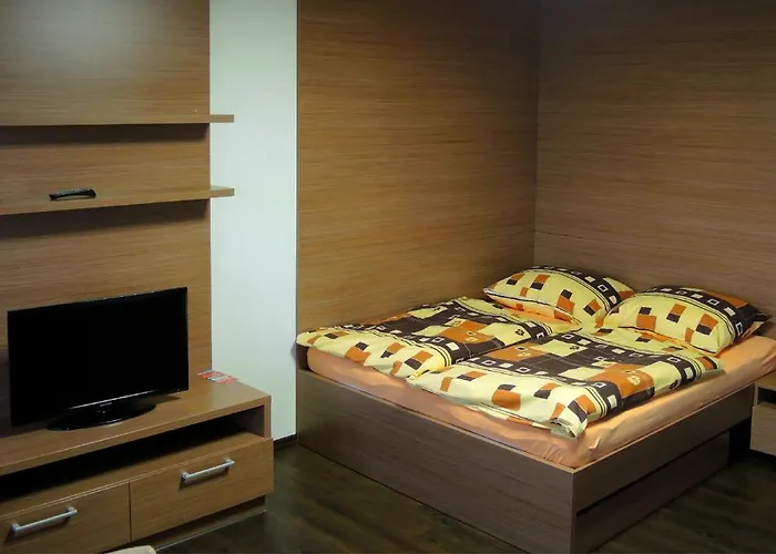 Na Dolni Morave 아파트